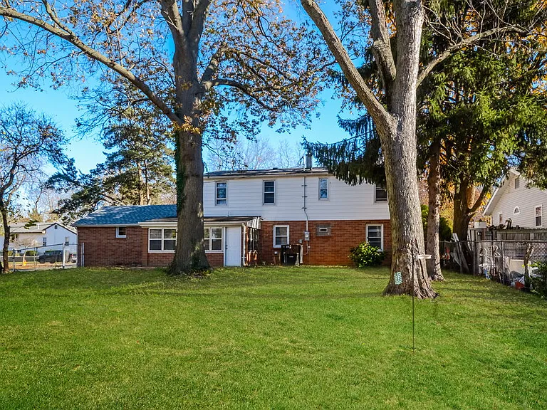 765 Boone St — Photo 25