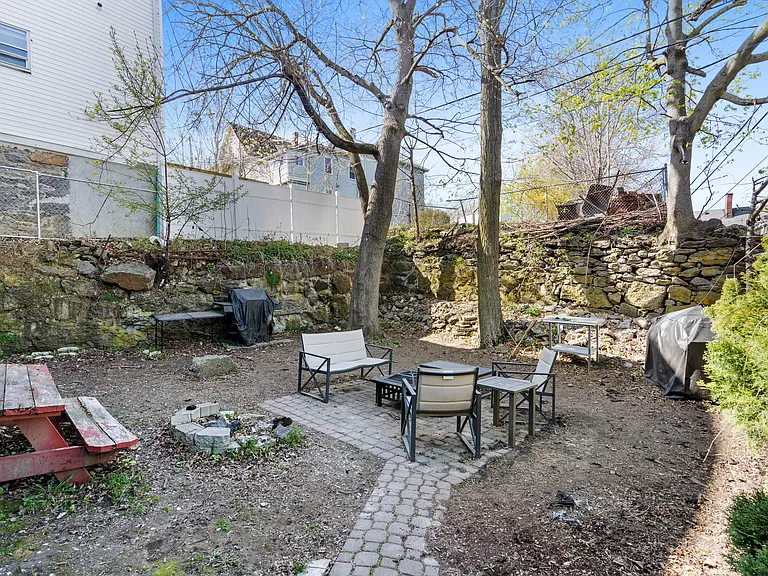 18 Gaston St #2 — Photo 19