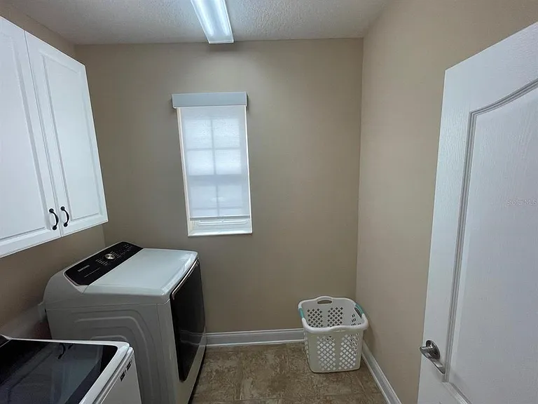 2745 Peony Dr — Photo 25