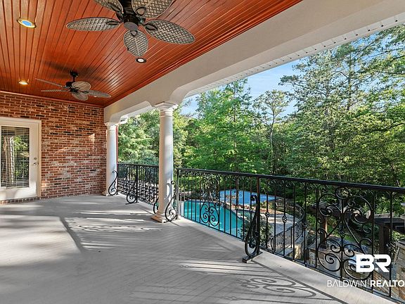 3rd image of 8664 Hickory Ct
