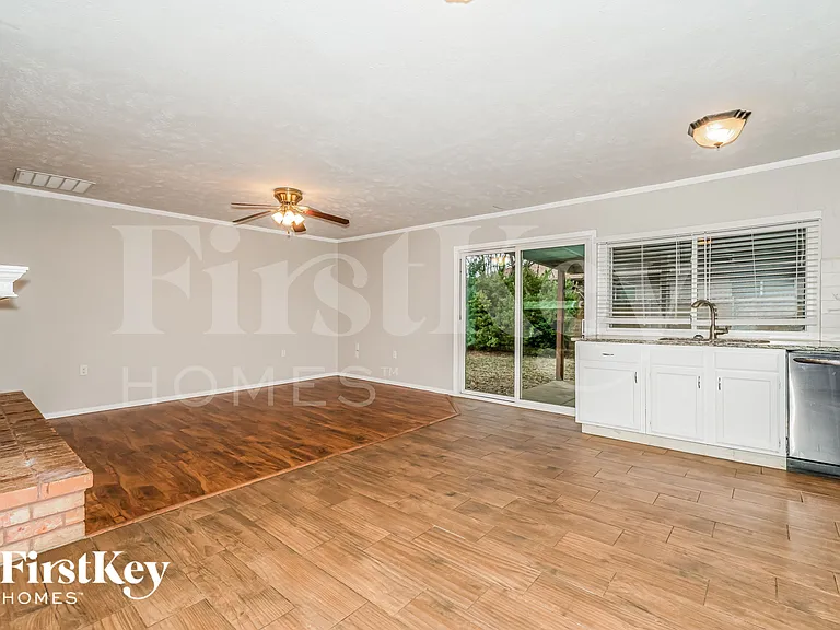 5109 Gilliam Cir — Photo 5