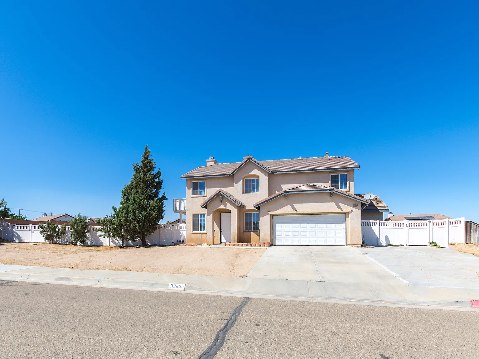 5 bed, 2819 sqft, $3,000 — Photo 2