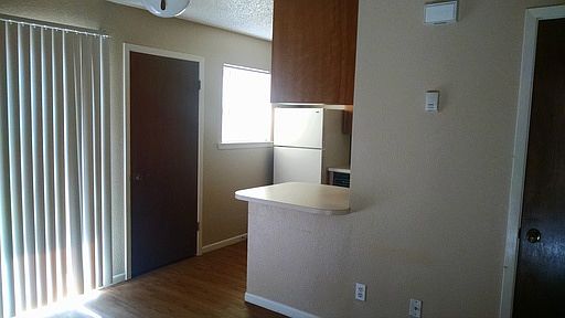 4th image of 1609 N Main St APT K