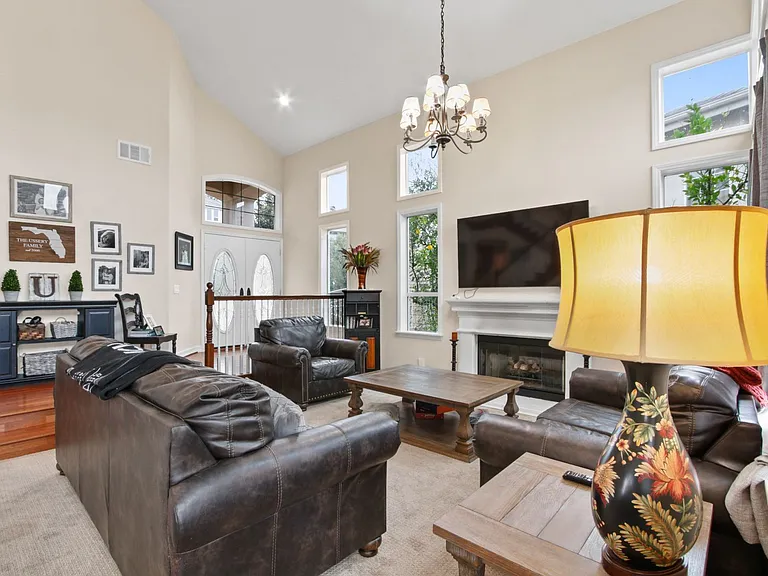 21591 Hummingbird St — Photo 3