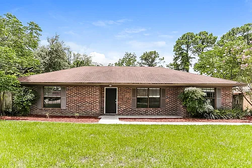 2553 Sandlewood Cir Photo 1