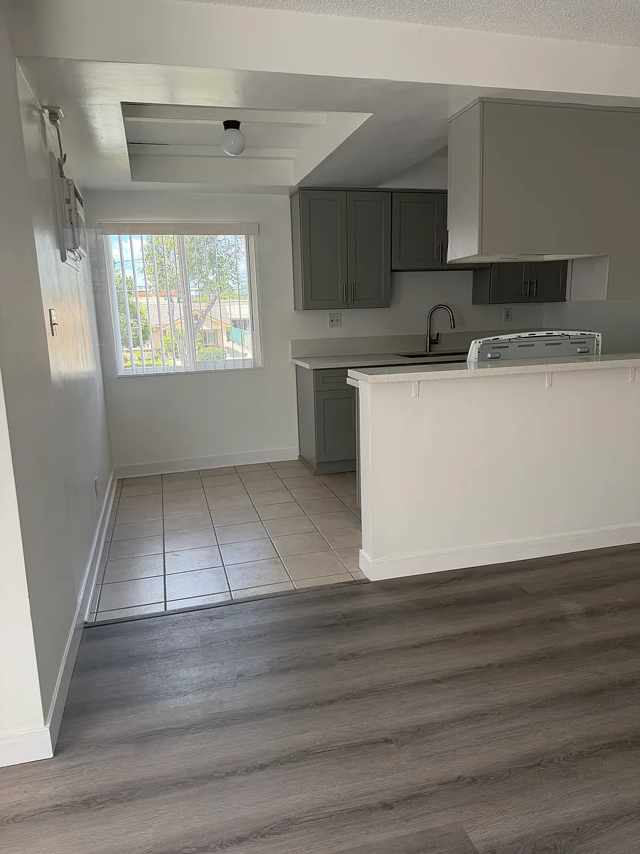 Building Photo - 720 S Sierra Vista Ave #C