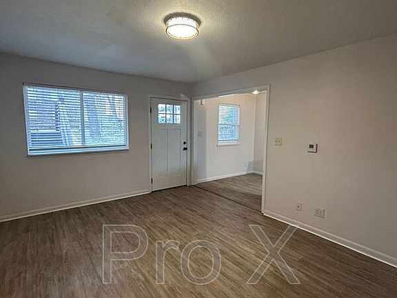 4th image of 210 S Hill Ave