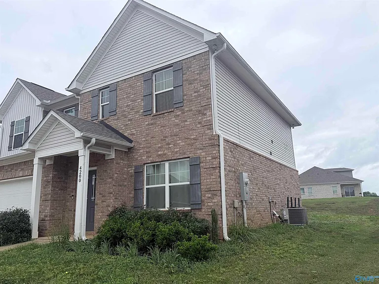 4200 Textile Ln SW — Photo 2