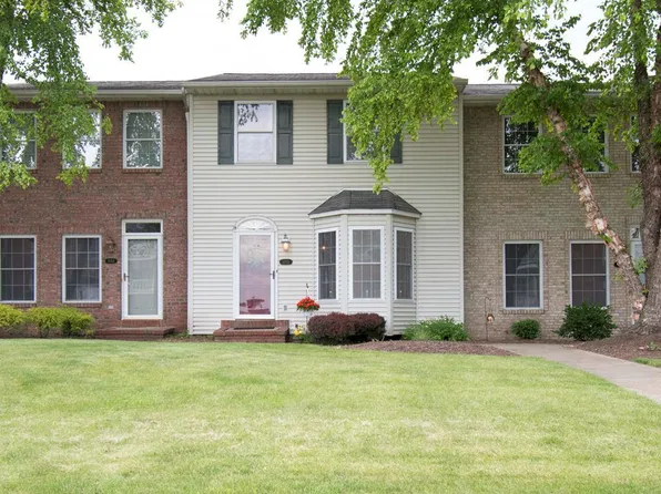 1055 Crestfield St, Ontario, OH 44906