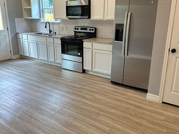 4th image of 1402 Afton St Unit 102