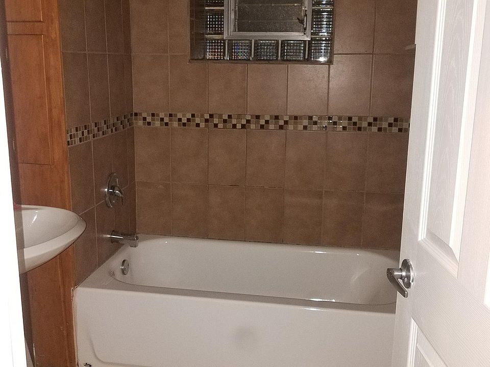 2nd image of 2509 N Harding Ave
