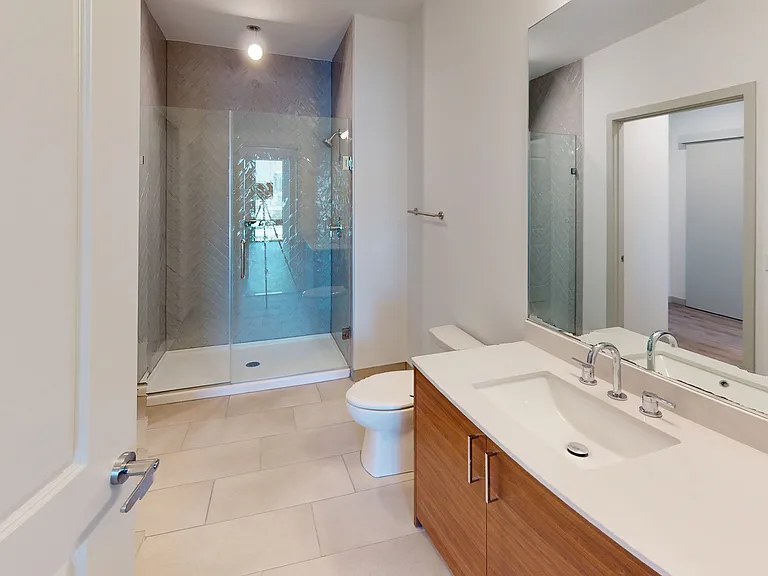 101 N Meridian — Photo 124