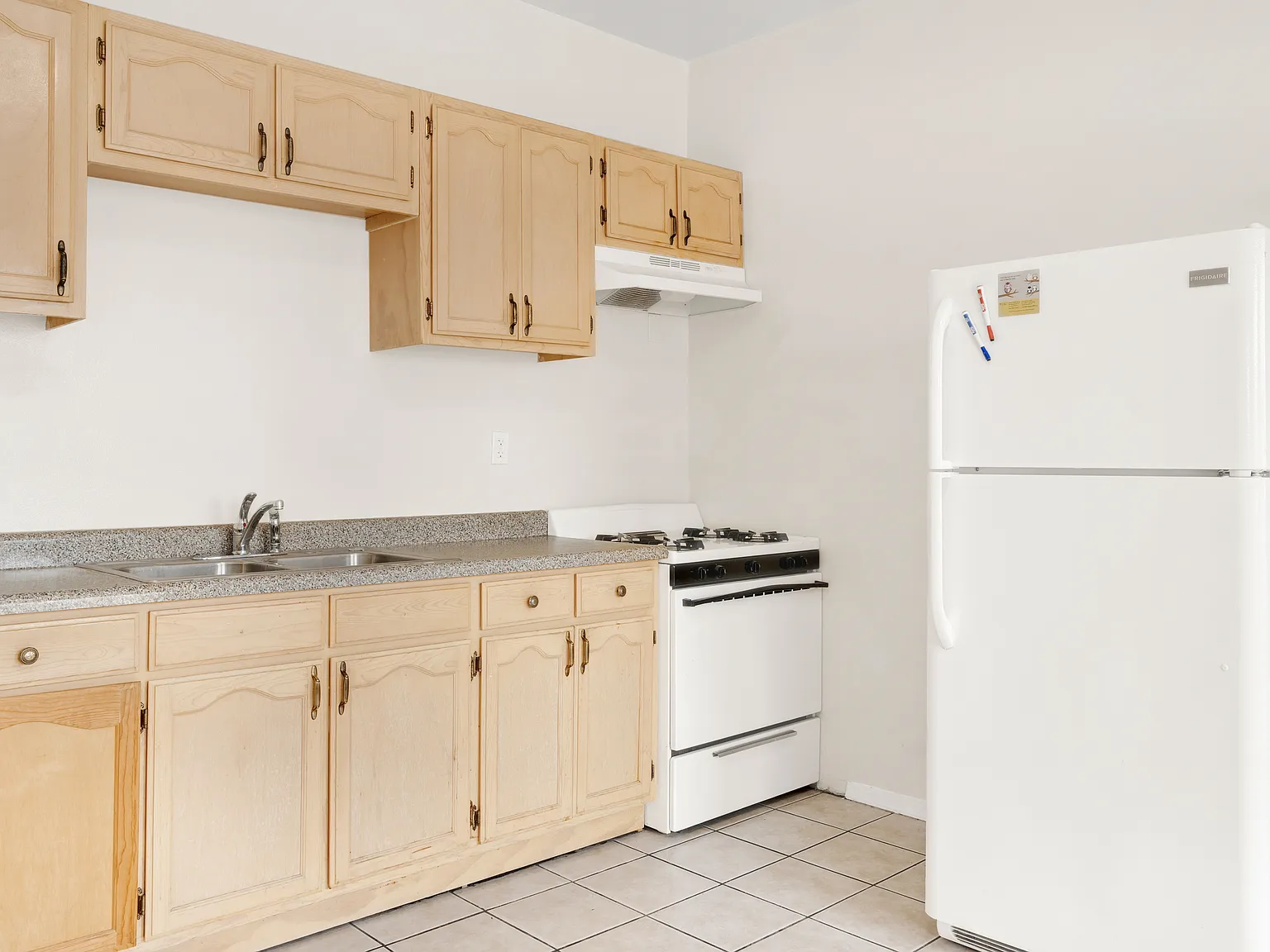 2 bed, 600 sqft, $2,500 — Photo 4