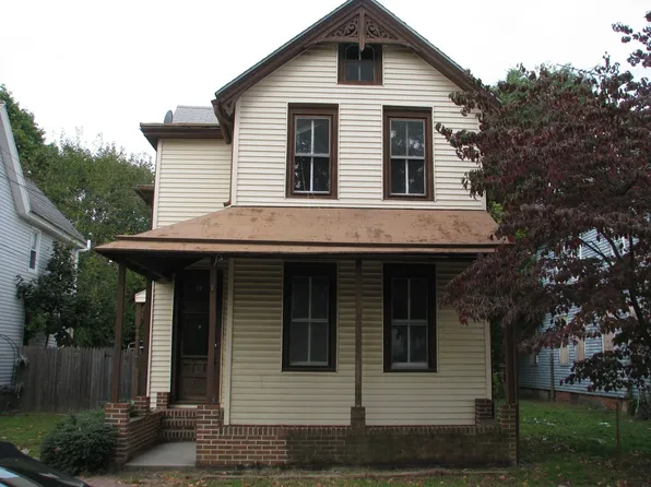 121 7th St, Salem, NJ 08079