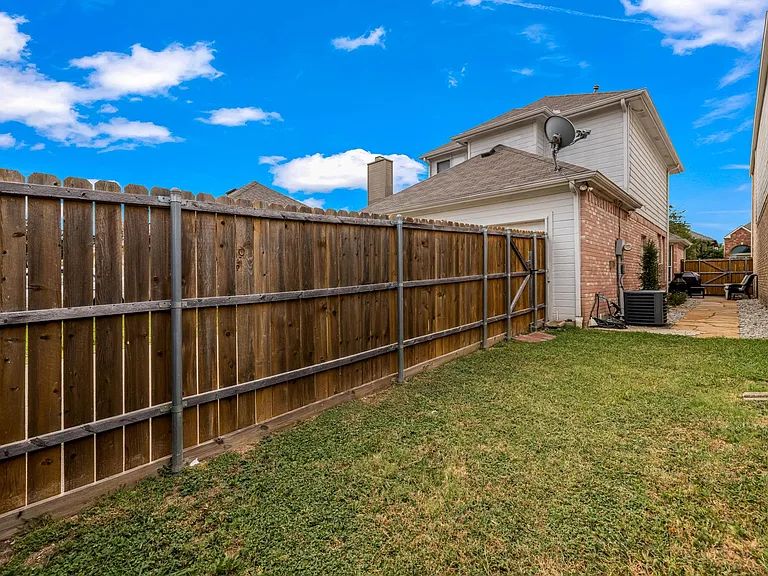 6011 Barrington Ct — Photo 27