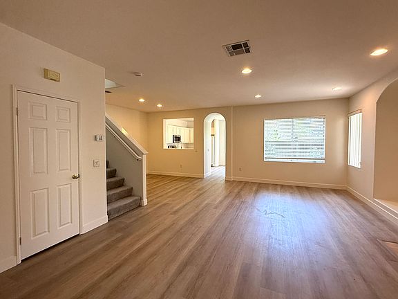 2nd image of 814 Caminito Francisco Unit 5