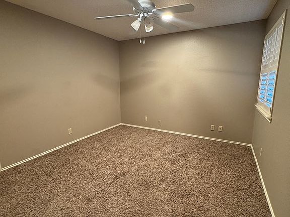3rd image of 3228 Elma Dr #1
