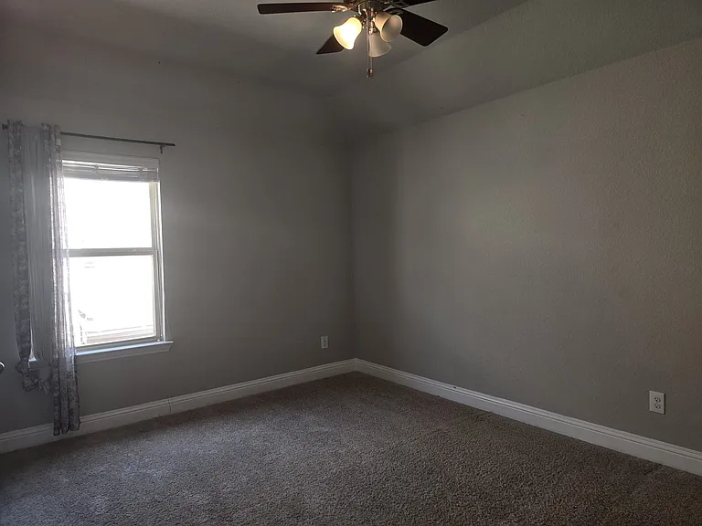 8704 McCutchins Dr — Photo 19