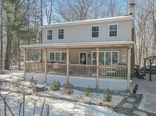 3235 Beech Ridge Dr, Pocono Summit, PA 18346