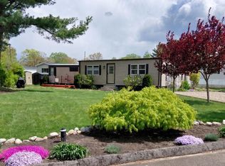 735 Woodside Dr, Mullica Hill, NJ 08062