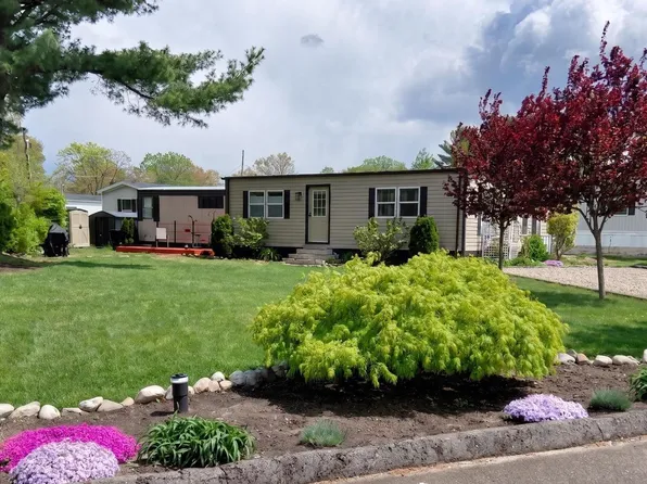 735 Woodside Dr, Mullica Hill, NJ 08062