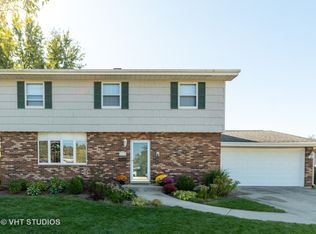 2124 Dartmoor Dr, Joliet, IL 60435