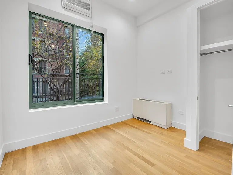 210 E 22nd St #3J — Photo 3