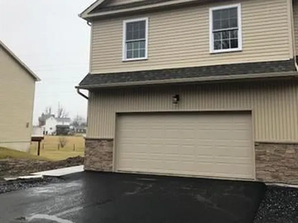 4258 Roosevelt St, Whitehall, PA 18052
