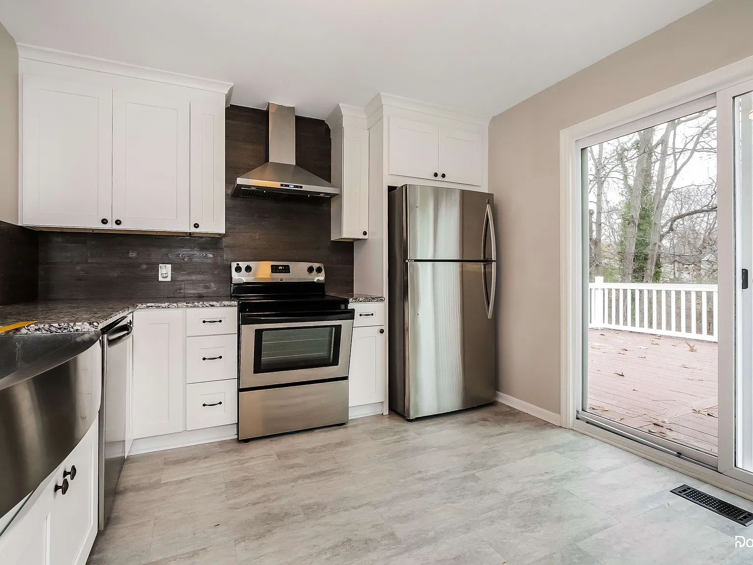 3 bed, 2.0 bath, 1900 sqft, $2,000 — Photo 3