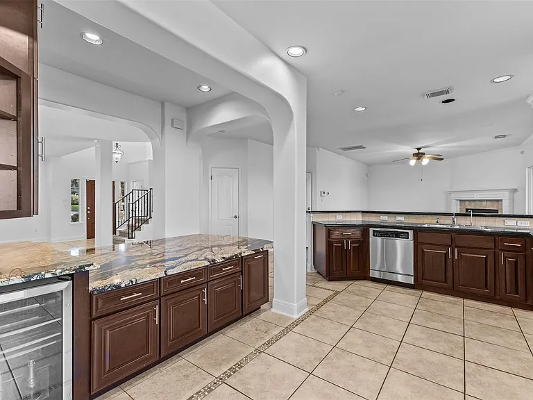5724 Brittlyns Ct — Photo 13