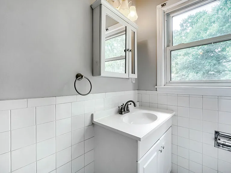 221 Eden Cir — Photo 20