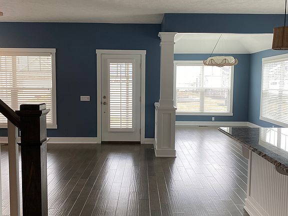 3rd image of 164 Cove Court Dr