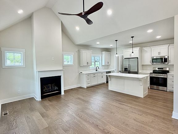 5th image of 909 Hickory St Lot 16