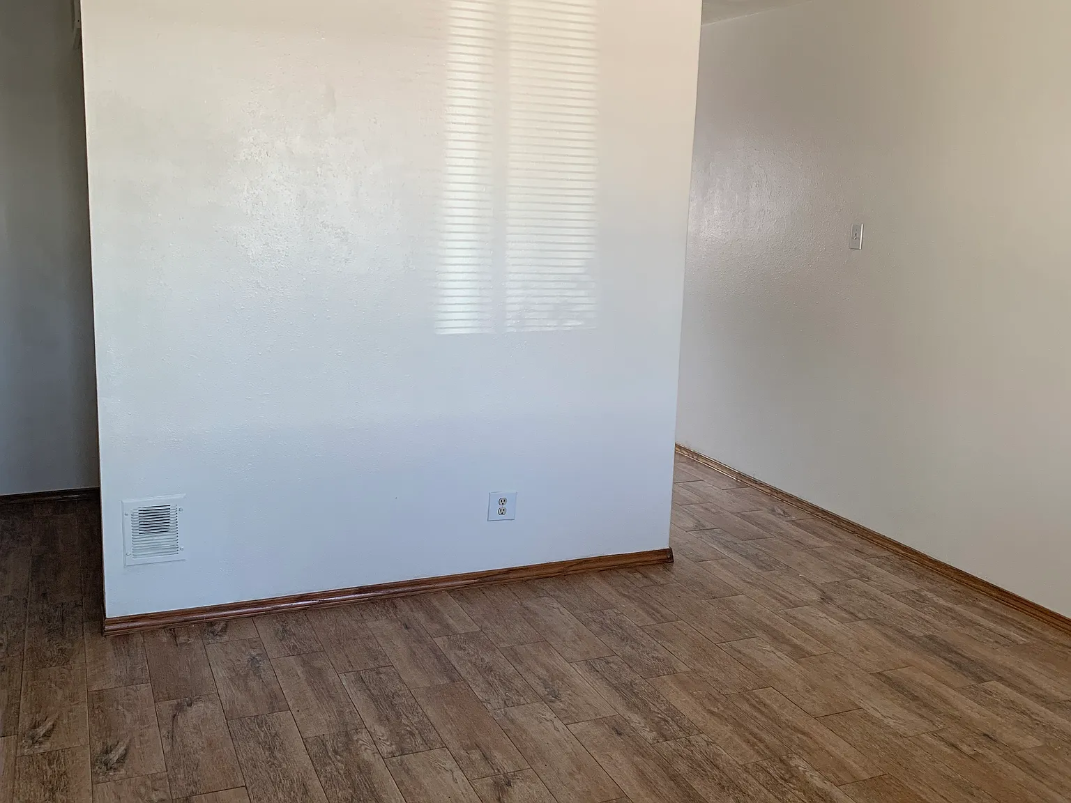 2 bed, 700 sqft, $1,300 — Photo 3