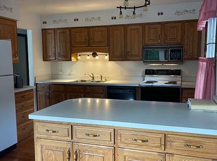 1506 Park Forest Dr, Toledo, OH 43614