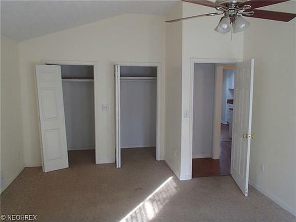 5th image of 32 Oakwood Ave