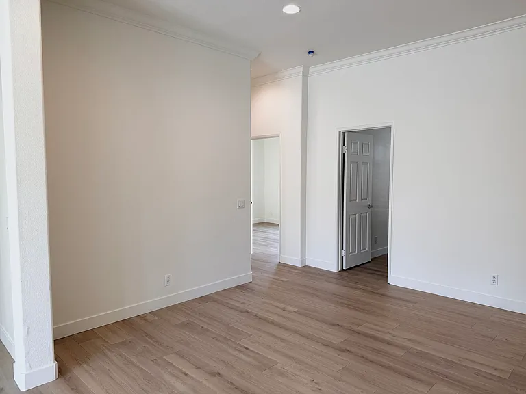 1115 Armstrong Dr — Photo 38