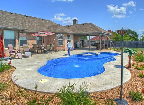 3rd image of 10999 Linda Cir