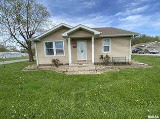 2442 W Main St, Salem, IL 62881