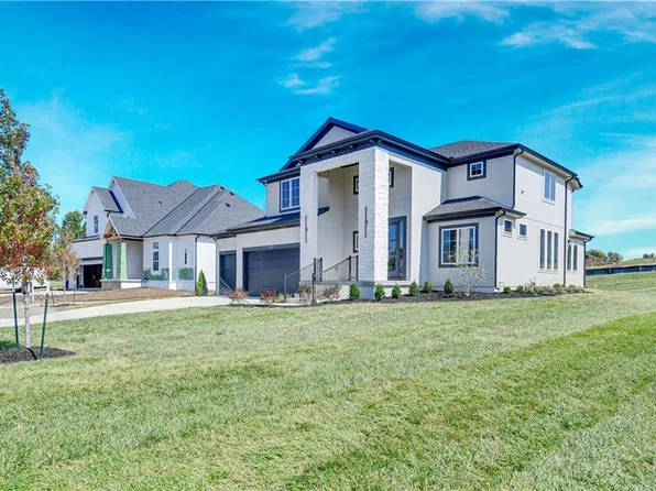 9927 Brockway St, Lenexa, KS 66220