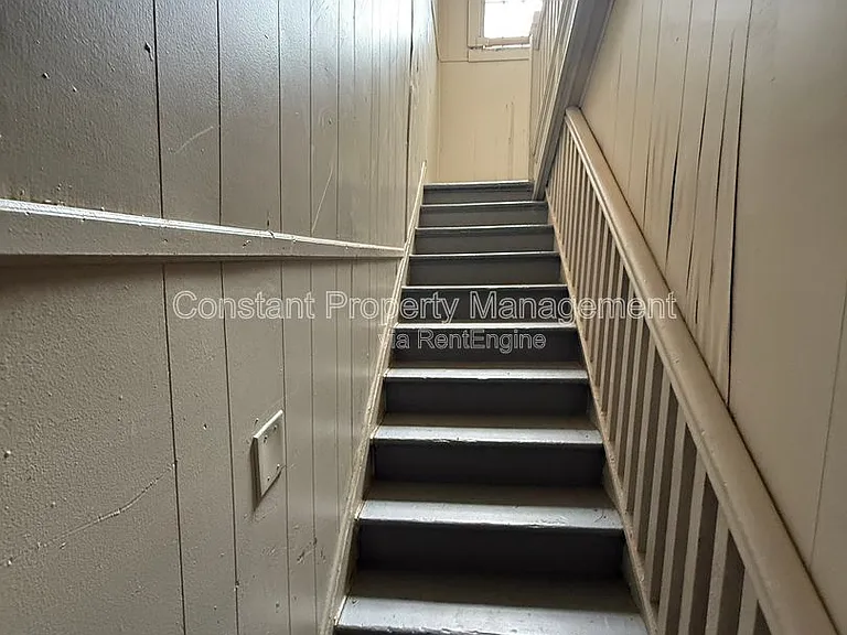 616 W Poplar St #2 — Photo 2