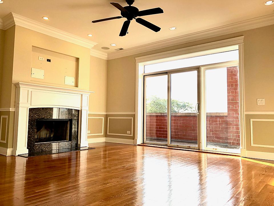 1st image of 2904 W Belmont Ave