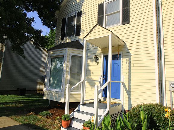 2nd image of 805 Jamestown Manor Park