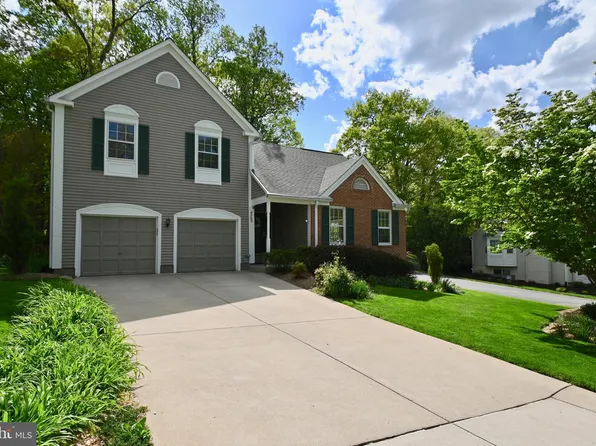 4369 Huntley Ct, Woodbridge, VA 22192