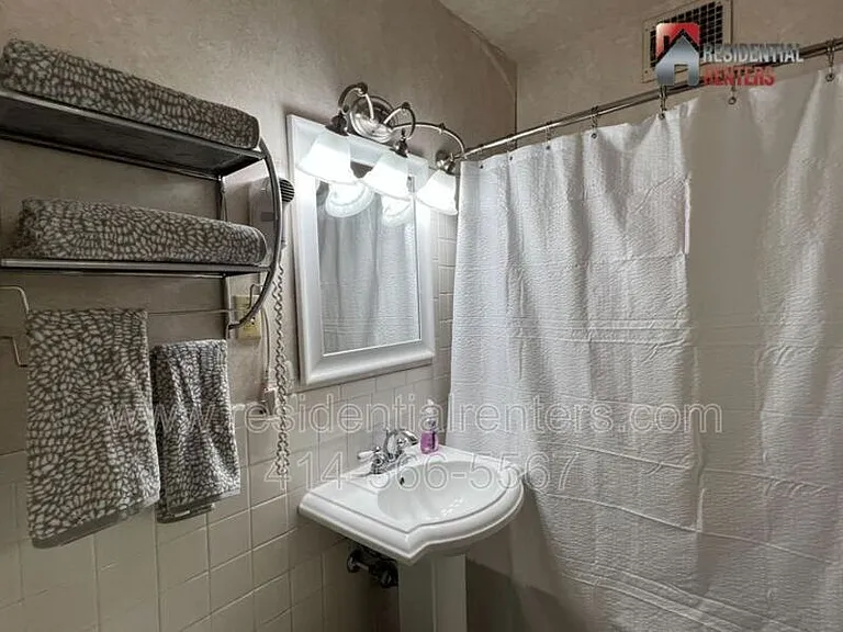 1028 E Juneau Ave #616 — Photo 5