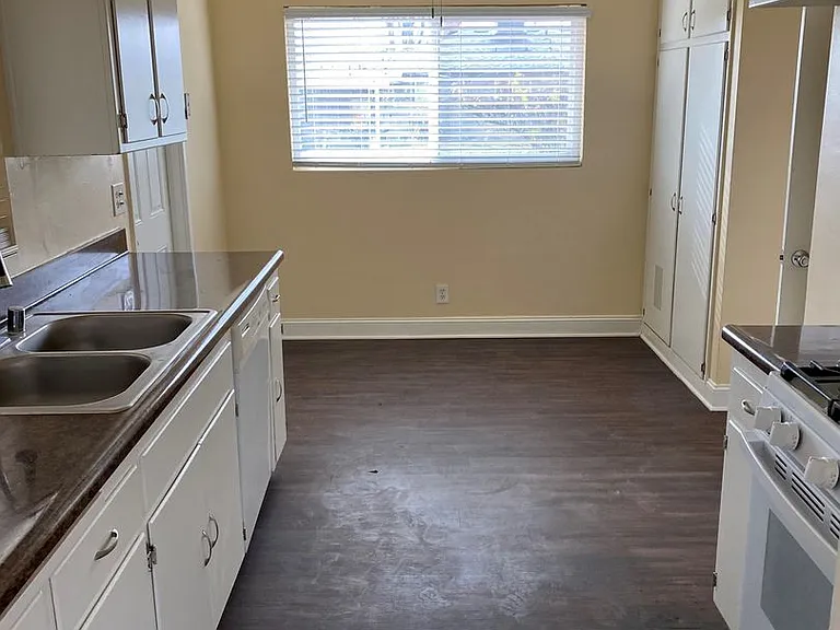 3721 Navajo Ave — Photo 3