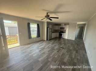 J10 Meadows Ct #J10, Alliance, NE 69301