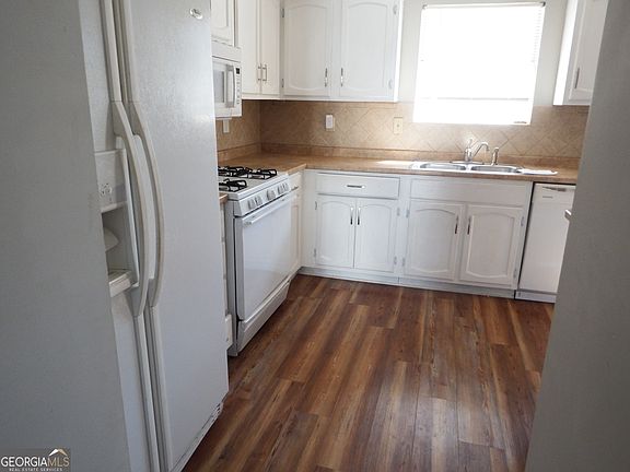 3rd image of 5722 Wells Cir