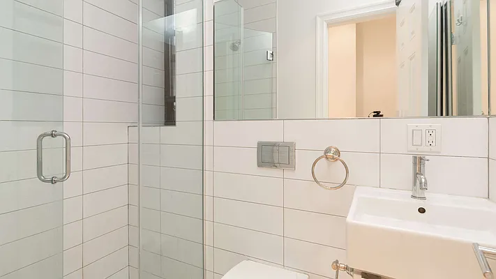 Rented by Nooklyn NYC LLC | media 38