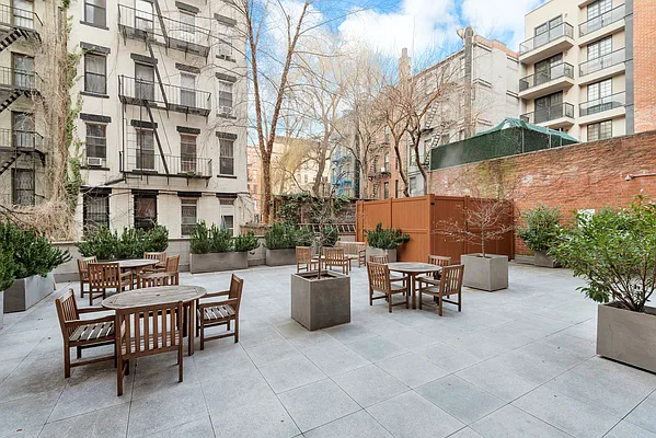 Rented by Cooper & Cooper Real Estate | media 41